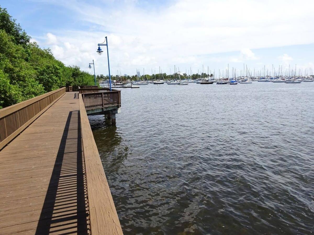 City View Balcony Steps From Restaurants, Peacock Park & Marina Miami Esterno foto